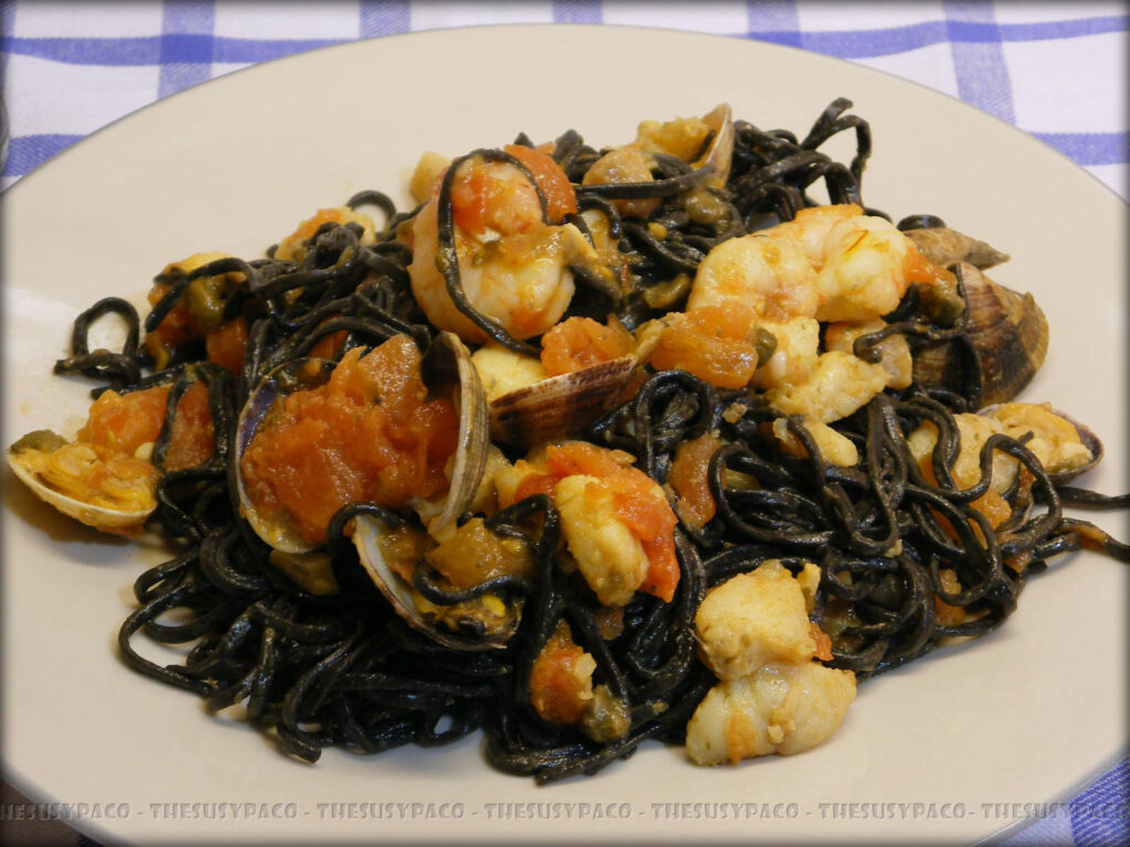 Spaghetto nero ai Frutti di Mare